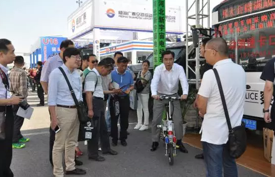 电动巡逻摩托车