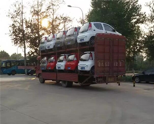 电动轿车
