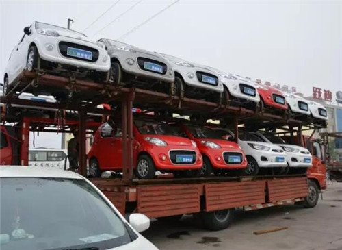 纯电动轿车