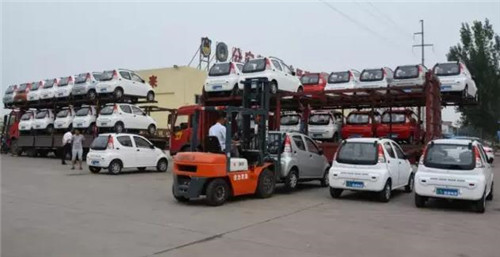 电动轿车