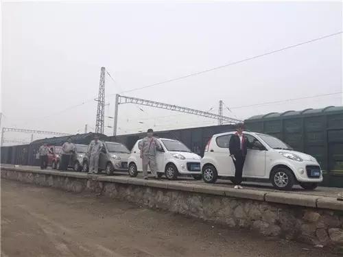 跃迪电动汽车准备装车