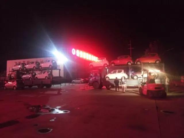 跃迪电动汽车批量装车完毕准备发车