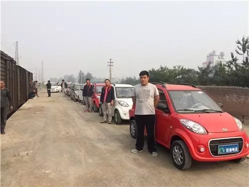 跃迪电动汽车铁路运输装车中