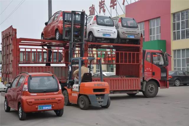电动轿车